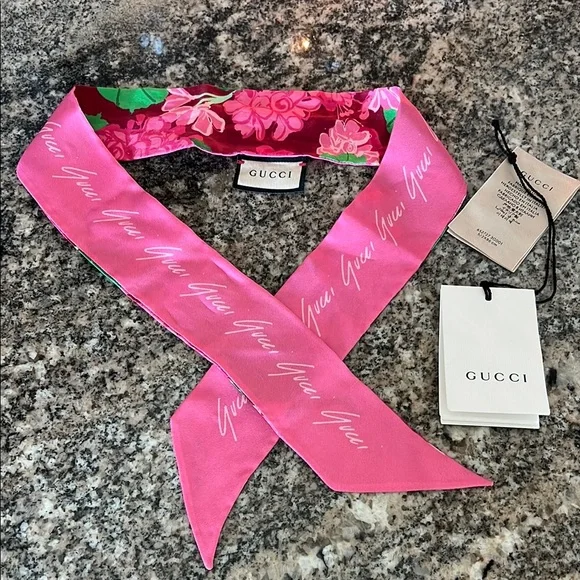 Gucci Pink Silk Floral Print Ken Scott Twilly - Picture 2 of 7